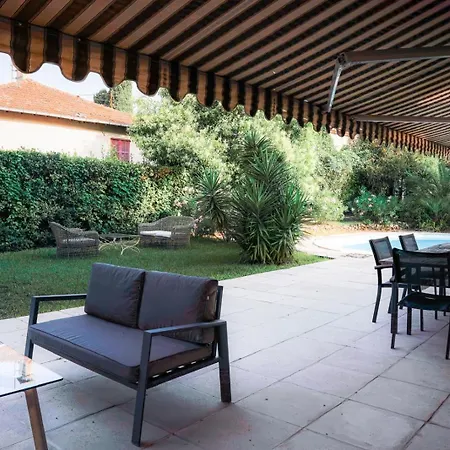 Daire Pool And Garden